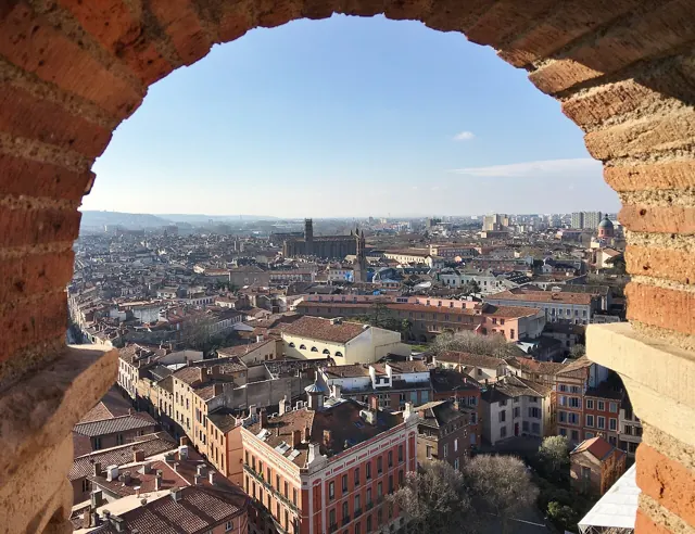Les toits de Toulouse vus depuis la basilique Saint-Sernin.